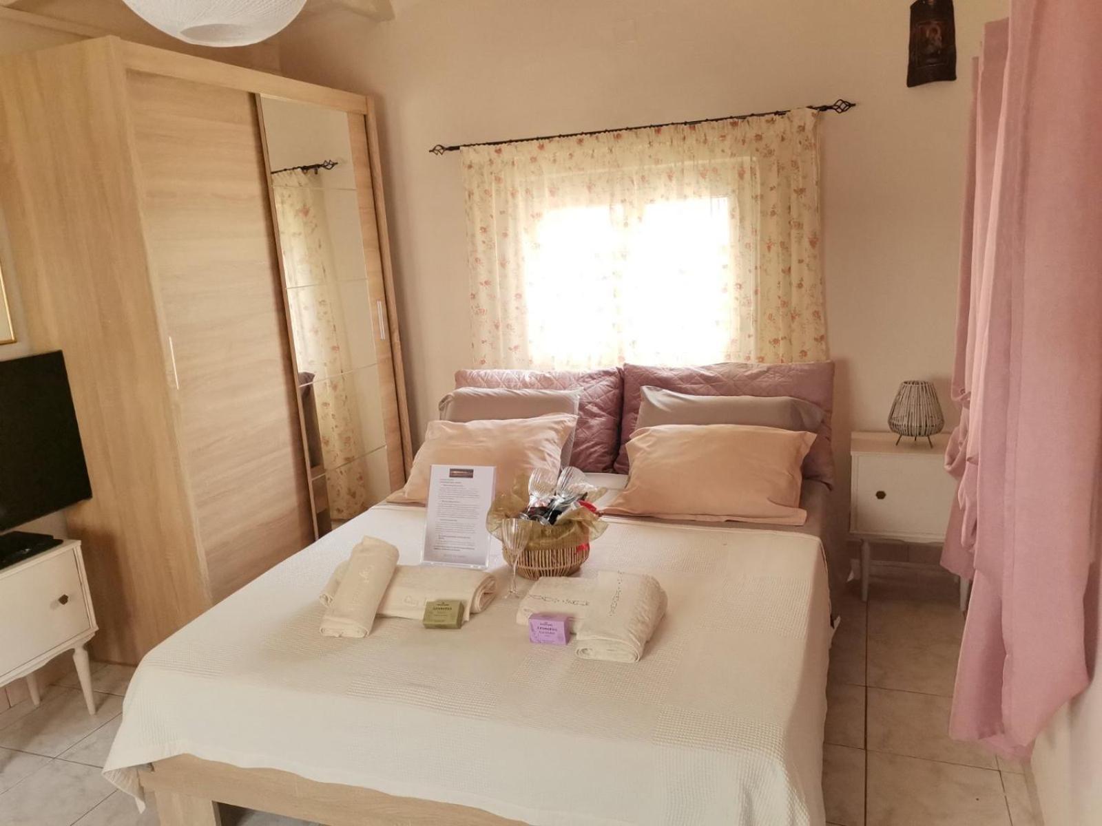 Serenity House Spiatza Katarrakhion Ngoại thất bức ảnh